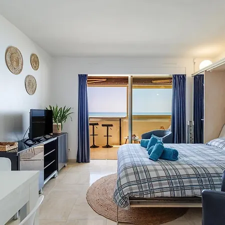 Sea View- Beach- Chic & Air-conditioned 公寓 *