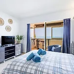 Sea View- Beach- Chic & Air-conditioned