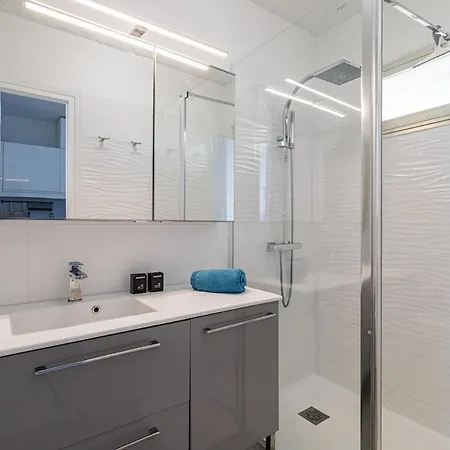 Sea View- Beach- Chic & Air-conditioned Saint-Laurent-du-Var