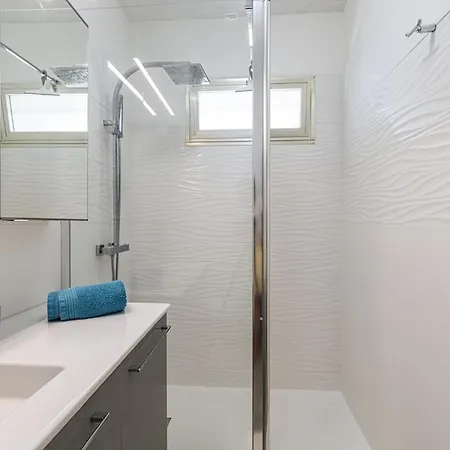 Sea View- Beach- Chic & Air-conditioned Saint-Laurent-du-Var